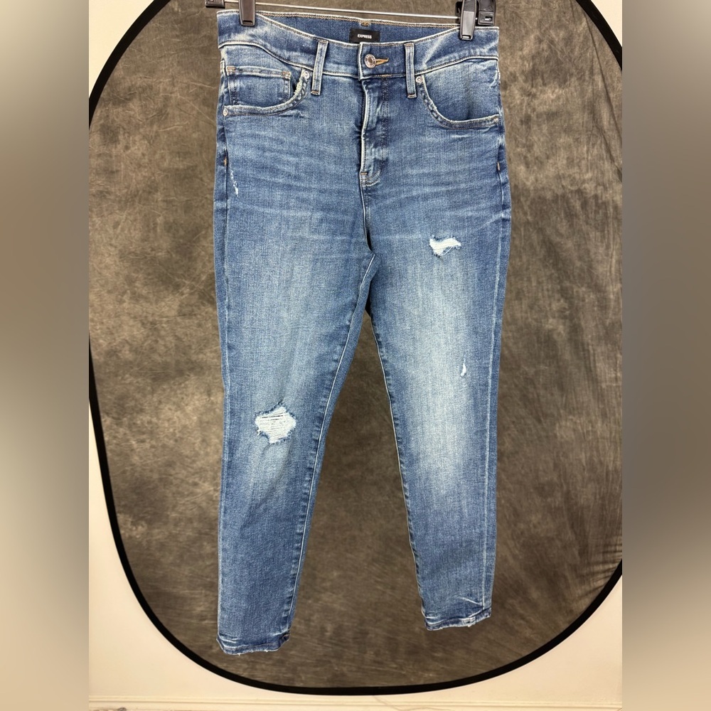 Express Medium Wash Distressed Skinny Jeans | Sz 6 Short (6S) | Mid Rise Stretch